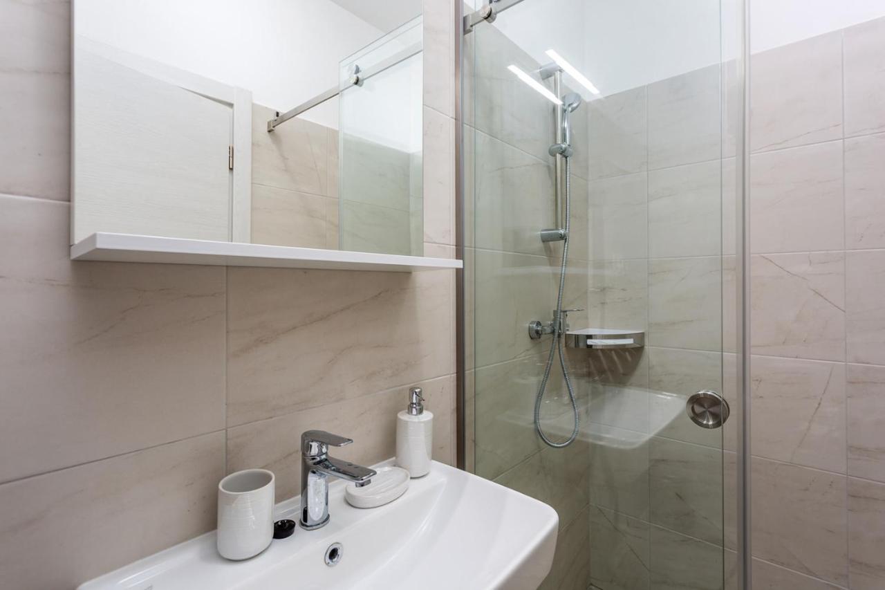 Kvarner Bay 4* - Apartments 1 & 3 Rijeka Exterior photo